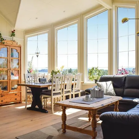 Holiday home Gorgeous In Torangsvag With Wifi Skar