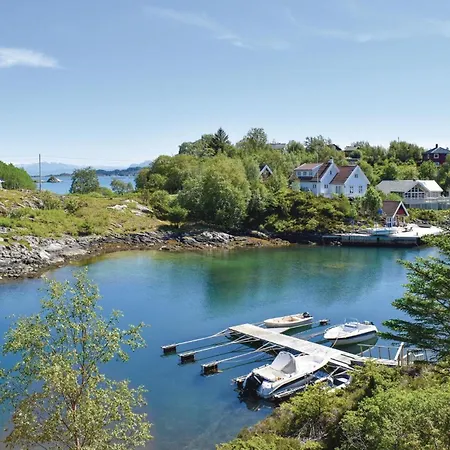 Gorgeous In Torangsvag With Wifi 펜션 Skar